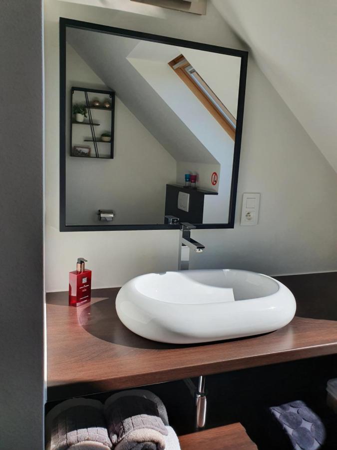 B&B Kanegem Onverbloemd 티엘트 외부 사진