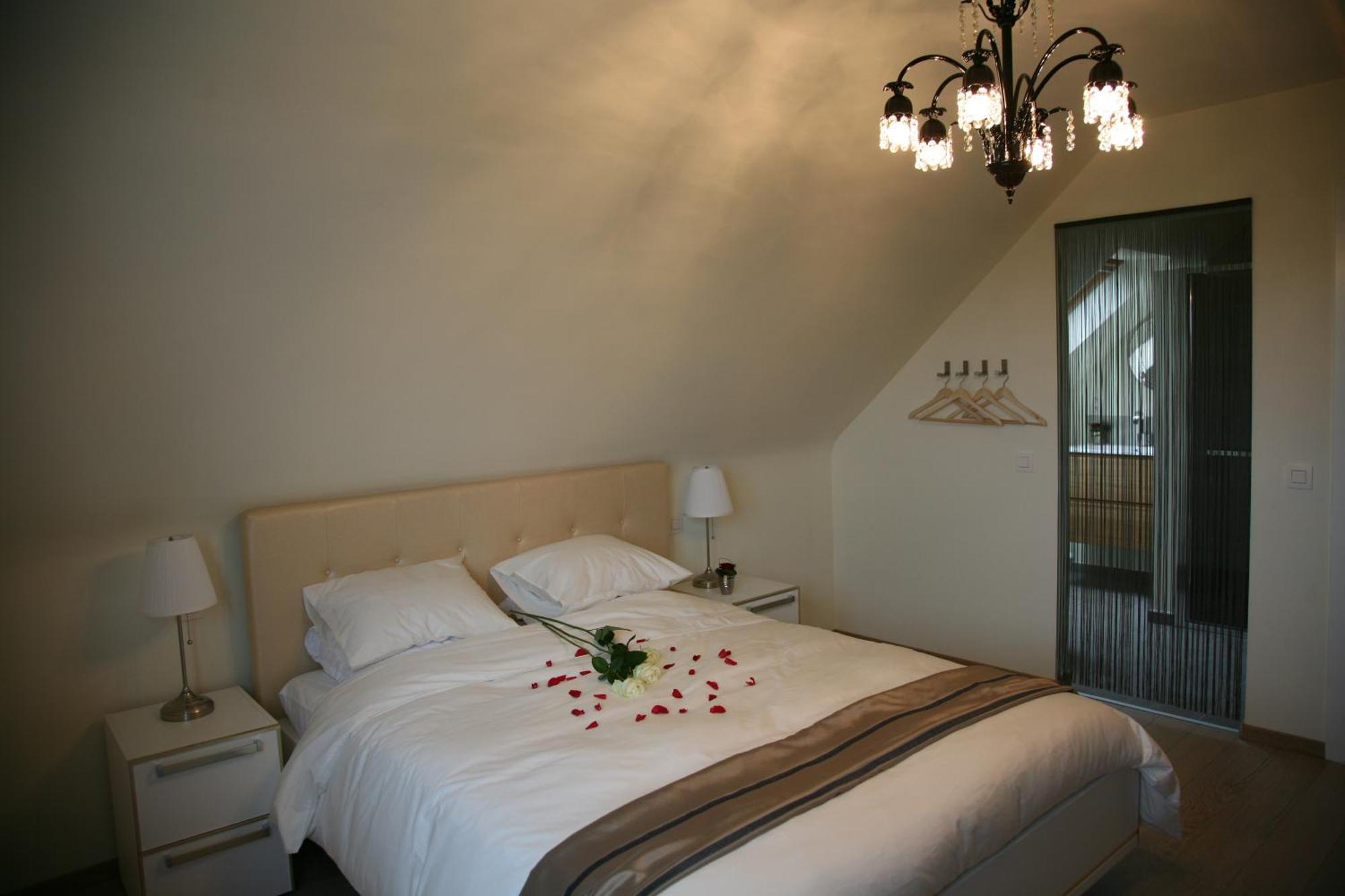 B&B Kanegem Onverbloemd 티엘트 외부 사진
